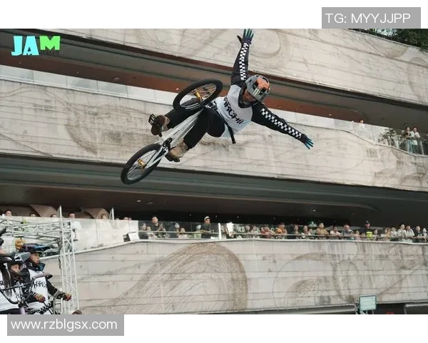 实时新闻深圳极限运动队的技术创新与挑战探索聚焦极限运动的未来发展之路